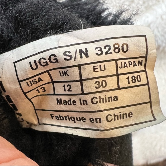 UGG Bailey Bow Boots - Picture 6 of 7